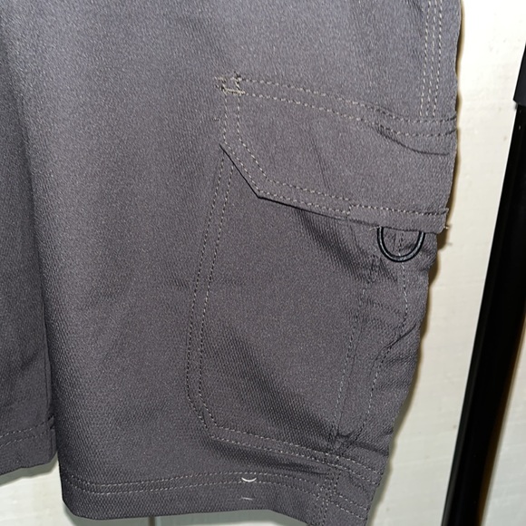 Junior’s Lee Cargo Shorts - Picture 2 of 5